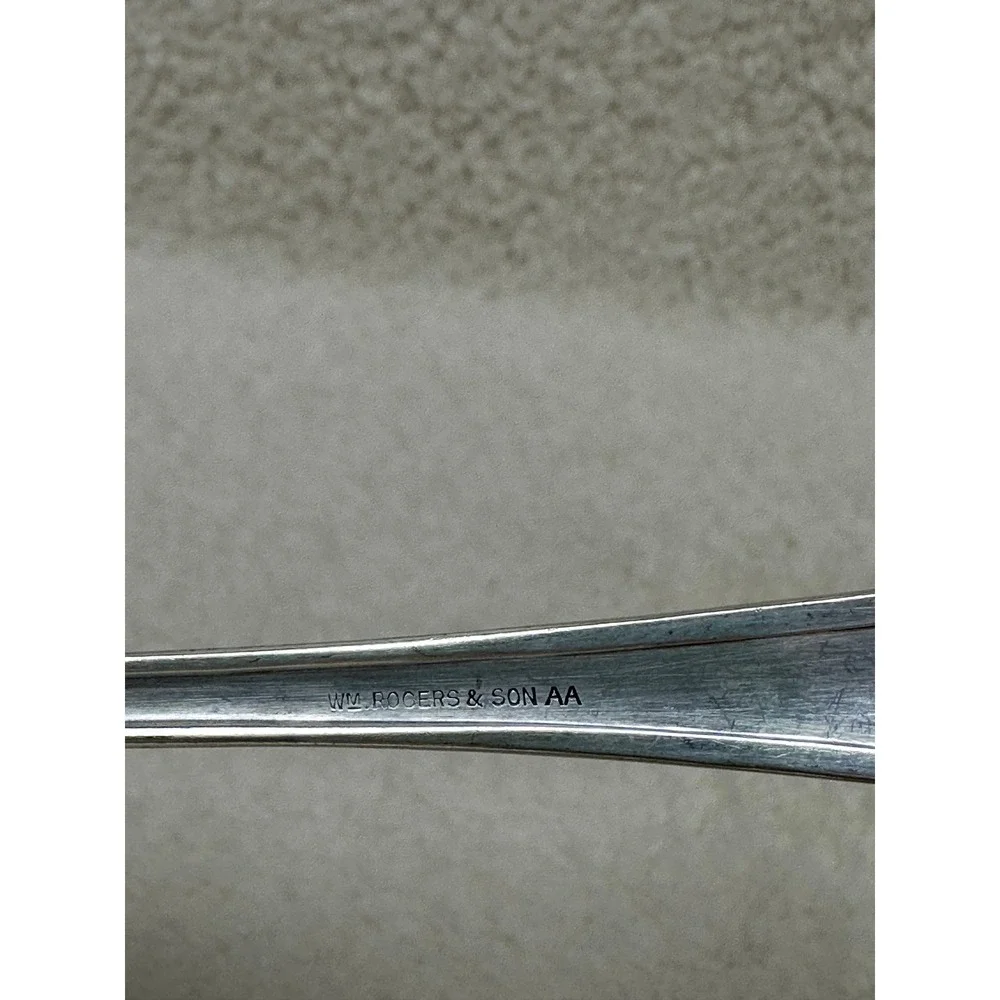 Wm Rogers & Son Serving Spoon Silver Kensington Pattern AA Silverplate 7.25in
